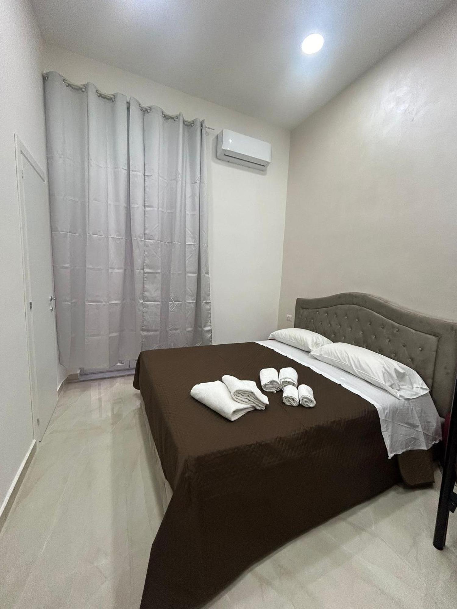 Luxury Rooms Carbonara 95 Napoli Ngoại thất bức ảnh